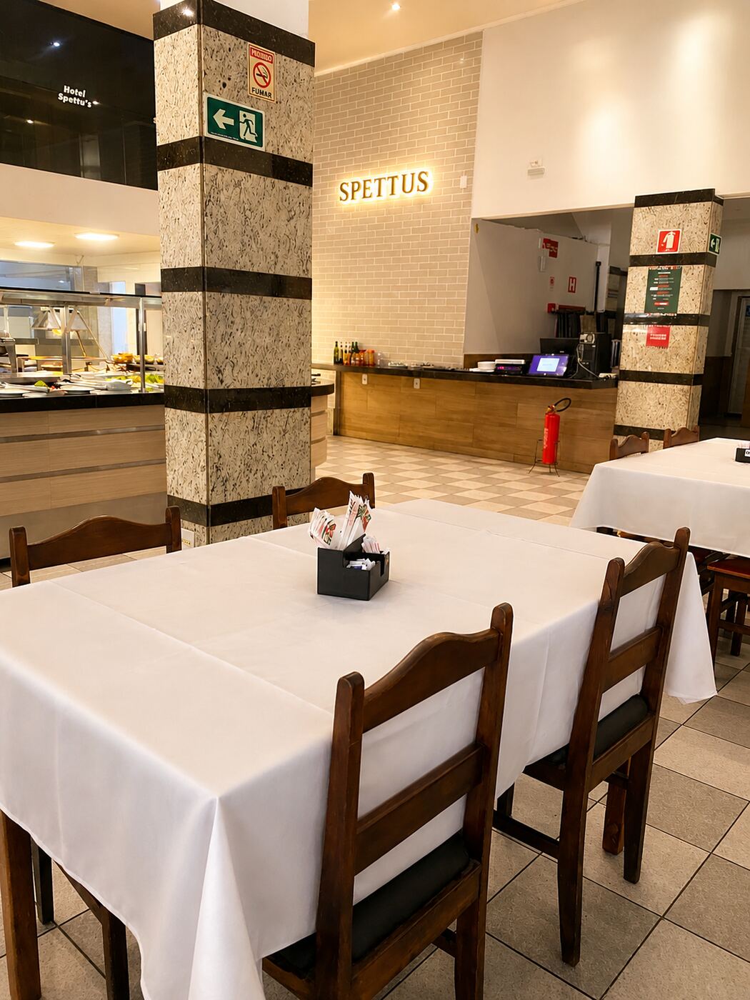 Salão da Churrascaria e Pizzaria Spettus